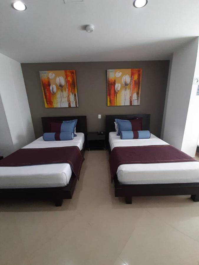Hotel Medellin Gold Екстериор снимка