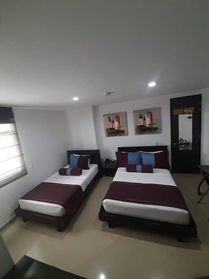 Hotel Medellin Gold Екстериор снимка