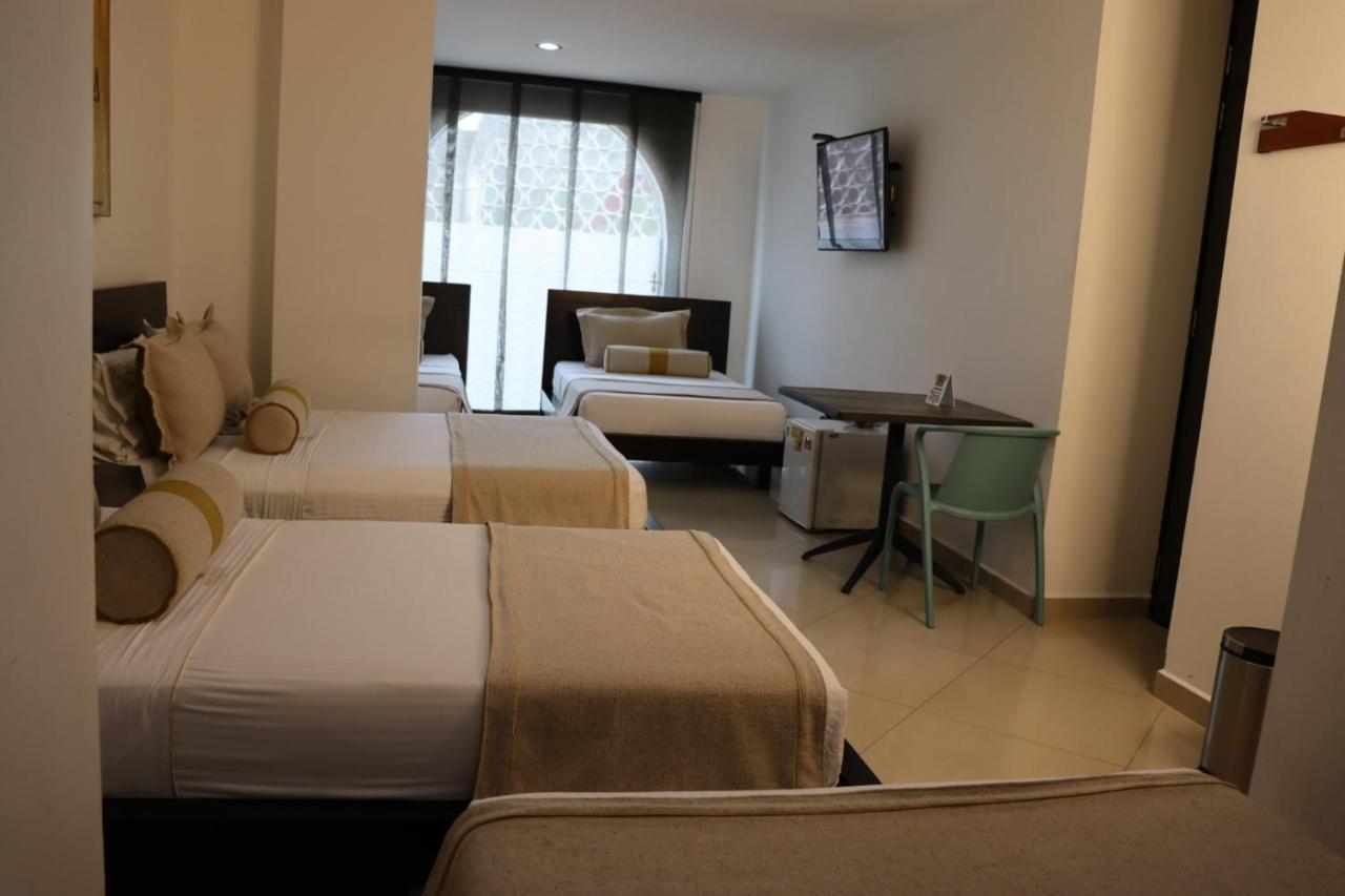 Hotel Medellin Gold Екстериор снимка