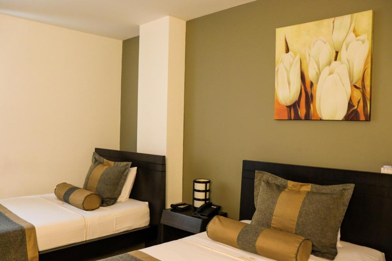 Hotel Medellin Gold Екстериор снимка