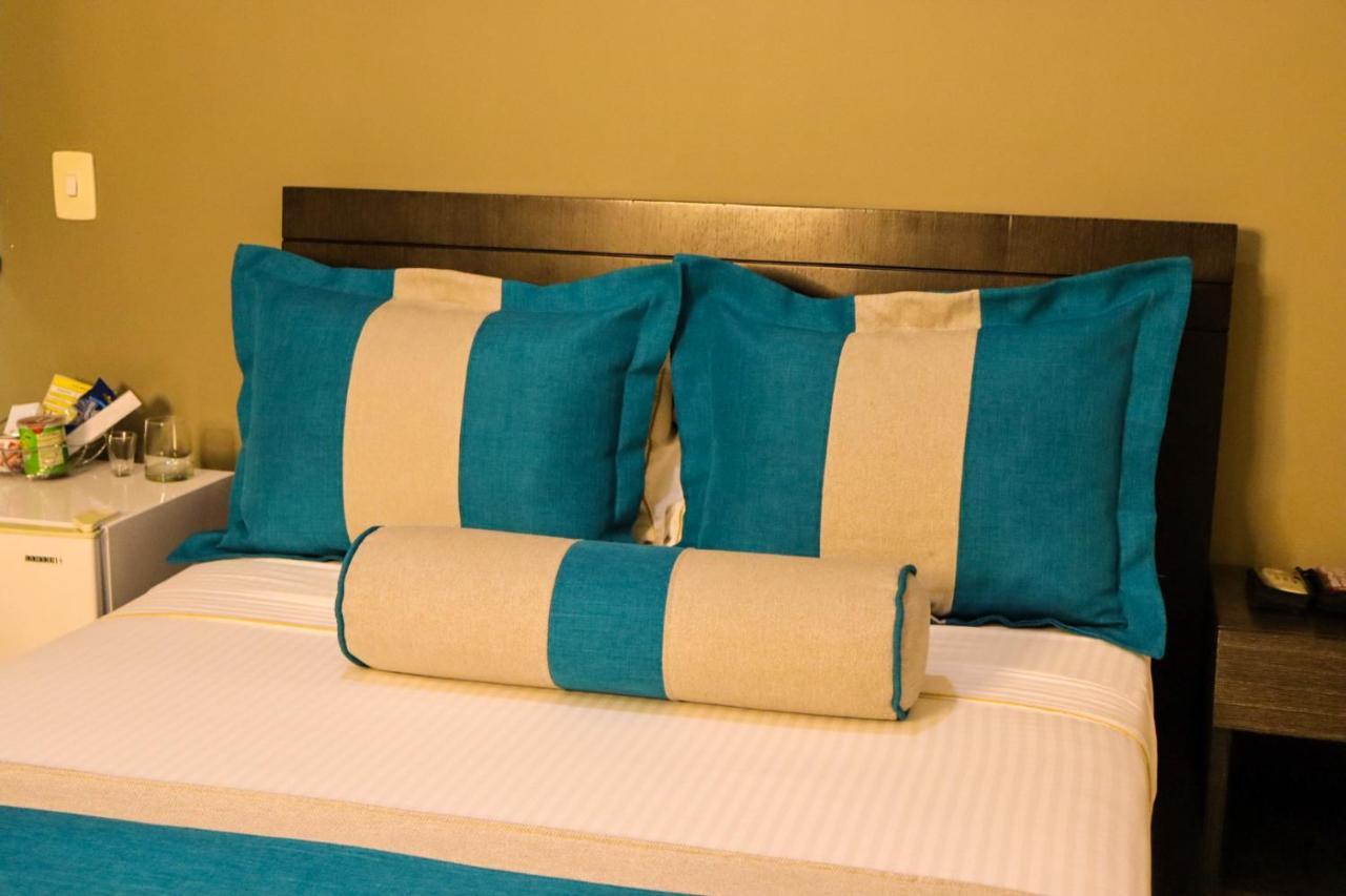 Hotel Medellin Gold Екстериор снимка
