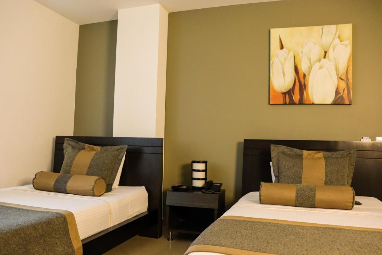Hotel Medellin Gold Екстериор снимка