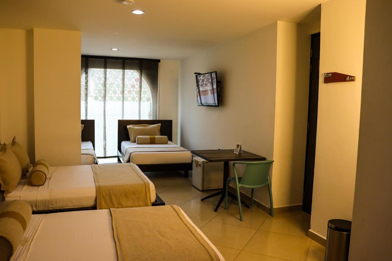 Hotel Medellin Gold Екстериор снимка