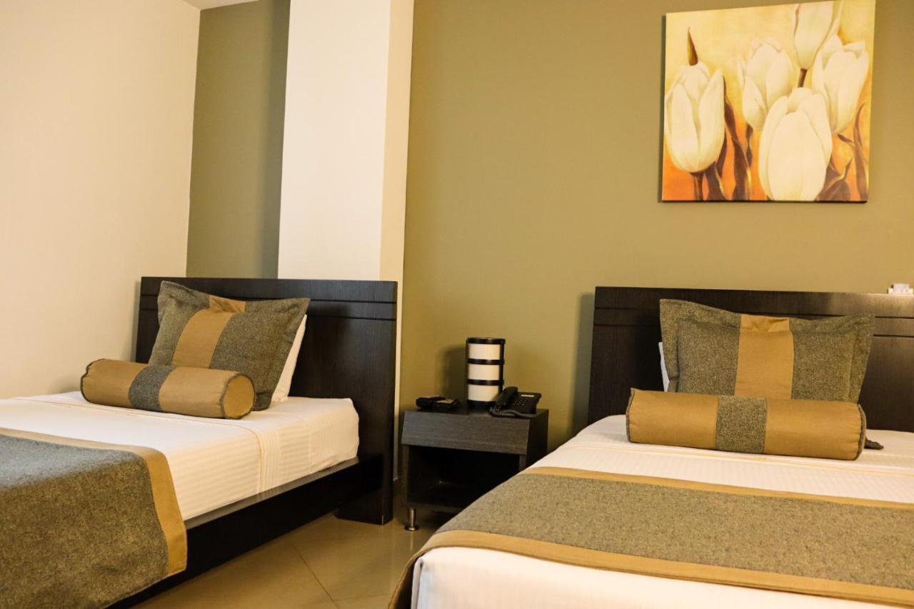 Hotel Medellin Gold Екстериор снимка
