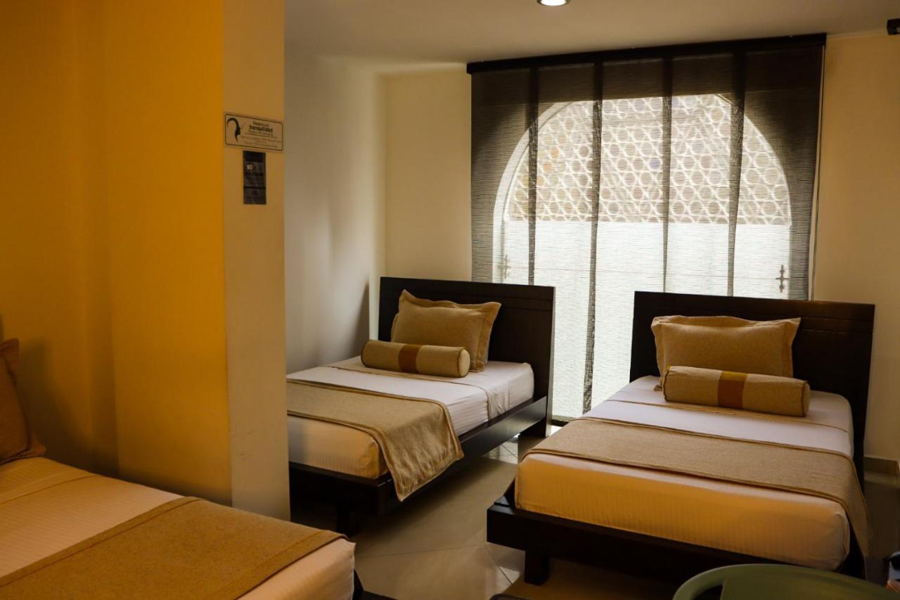Hotel Medellin Gold Екстериор снимка