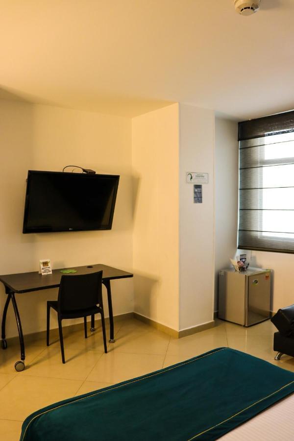Hotel Medellin Gold Екстериор снимка